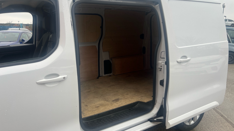 Citroen Dispatch M Diesel 1000 1.5 BlueHDi 100 Van Driver Edition